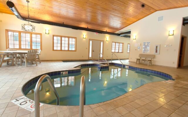 Copperwood #17 - 3 Br Condo