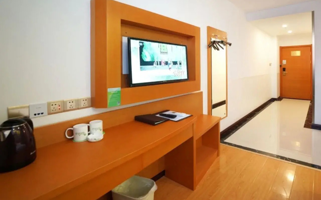 Shell Hotel (Shanghai Pudong Airport Yuandong Avenue Metro)