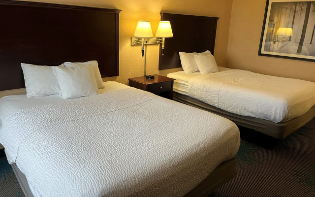 Days Inn by Wyndham Duluth Lakewalk