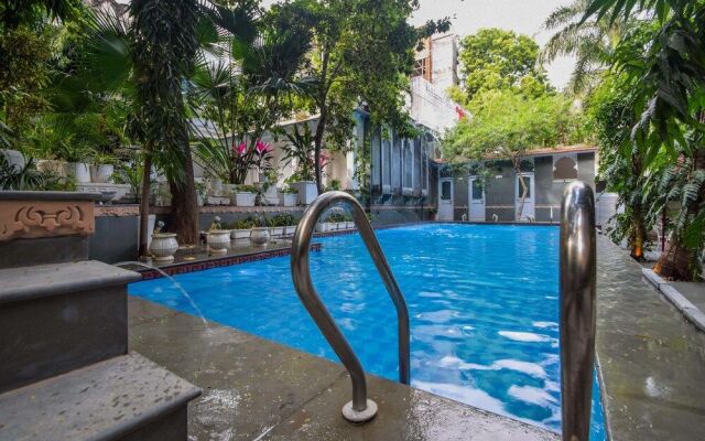 OYO 23380 Raj Palace