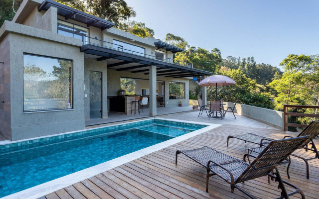 Casa Linda em Itaipava, 4 suítes, sauna, A/C