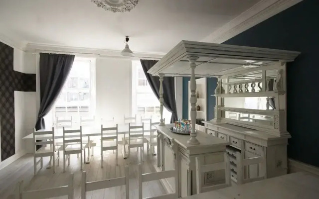Princes Street Edinburgh 2nd Floor