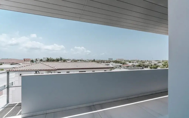 Gray Door Apartments - Adults Only