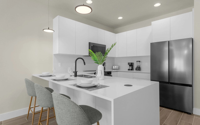 Upstay - Townhouse With Private Pool and Foosball