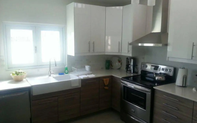 Dorado Centrally Located Guest House