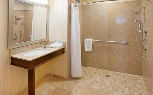 Holiday Inn Express & Suites Eagle Pass by IHG