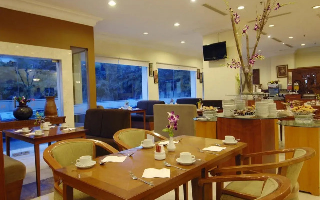 Singgasana Hotel Makassar