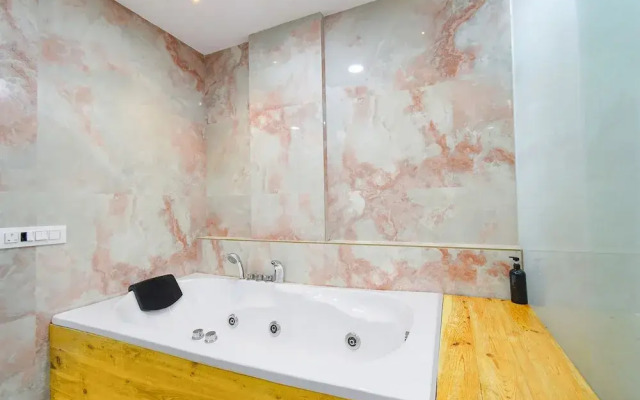 Fabhotel Big Daddy Suites