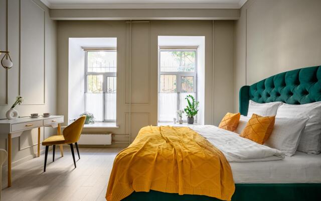 Апартаменты на набережной реки Мойки