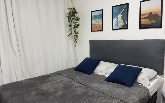 Loft com vista lateral para o mar