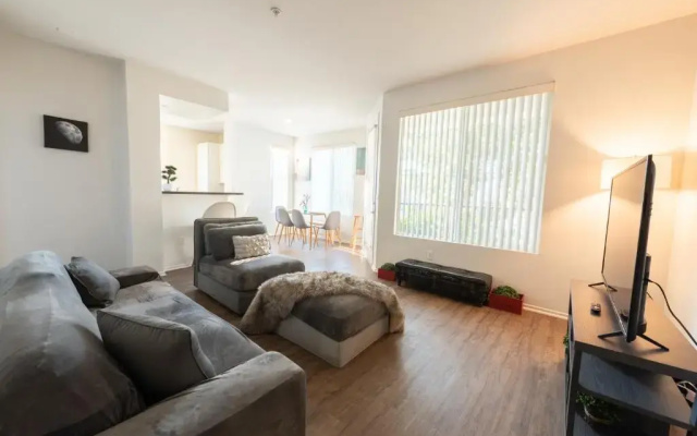 Elite 2BR Apartment at Venice Marina Del Rey