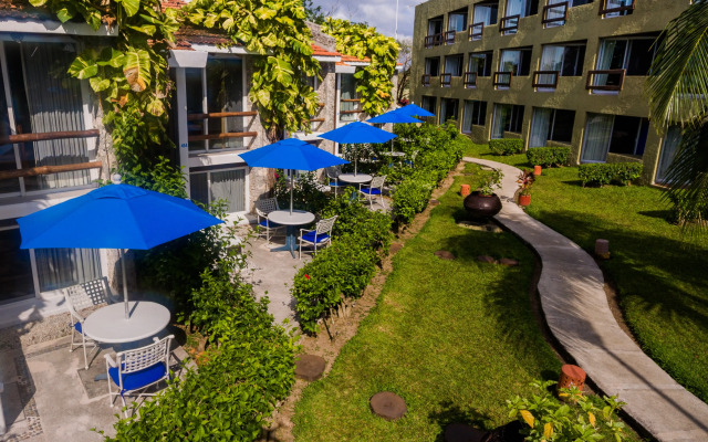 Casa del Mar Cozumel Hotel & Dive Resort with Beach Club access included