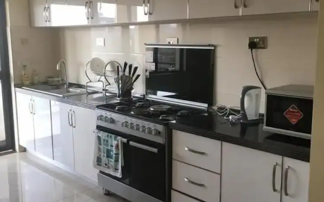 Lux Suites Silver Habor Apartments