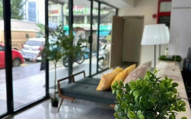 Swiss Cottage Hotel