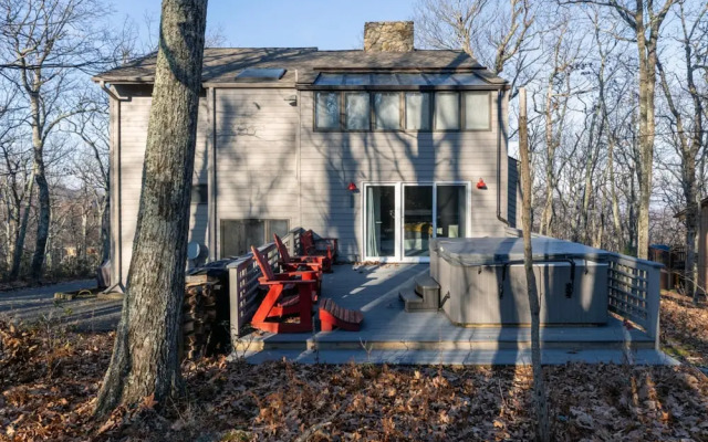 Wintergreen Retreat Jacuzzi Sauna dog Friendly