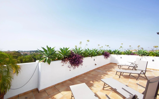 Sunset Golf penthouse