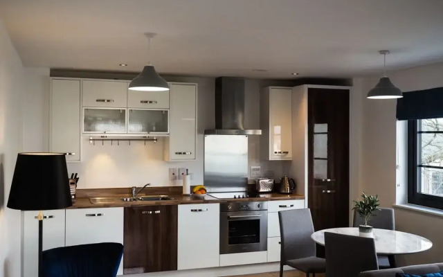 SA Today Apartments Farnborough with Fibre Wi-Fi & Netflix
