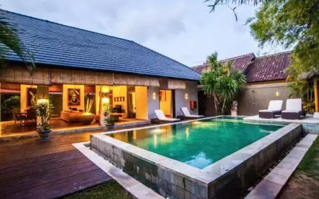 Phinisi Villas - Seminyak City Center