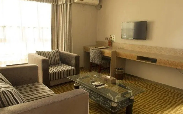 Yake Hotel