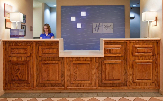 Holiday Inn Express & Suites Batesville by IHG
