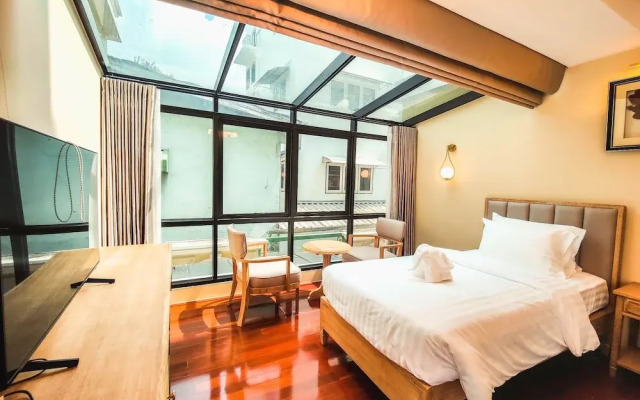 siri grand bangkok hotel