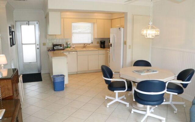 Jamaica Royale - 028 - 1 Br Condo