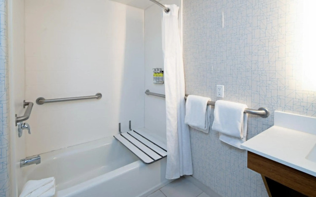 Holiday Inn Express Hotel & Suites Fresno South by IHG