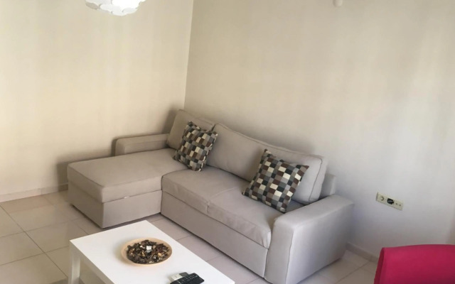 Kinzi House