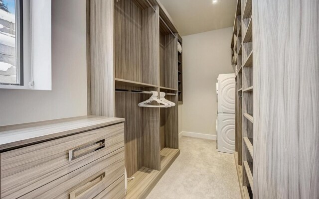 Coopers Collection 17 - Main Street Retreat