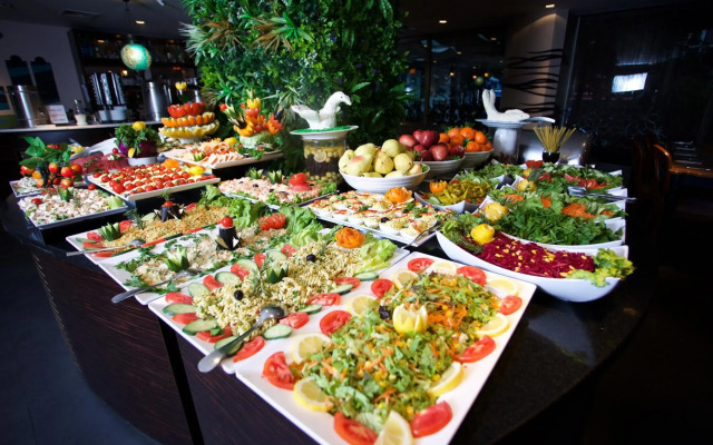 All Seasons Hotel