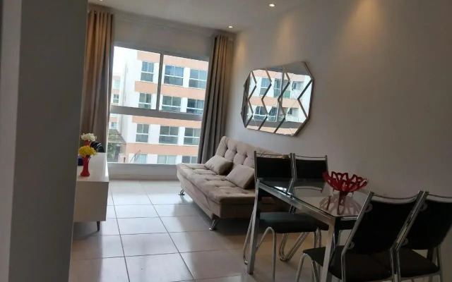Muro Alto Condominio Club - By AF
