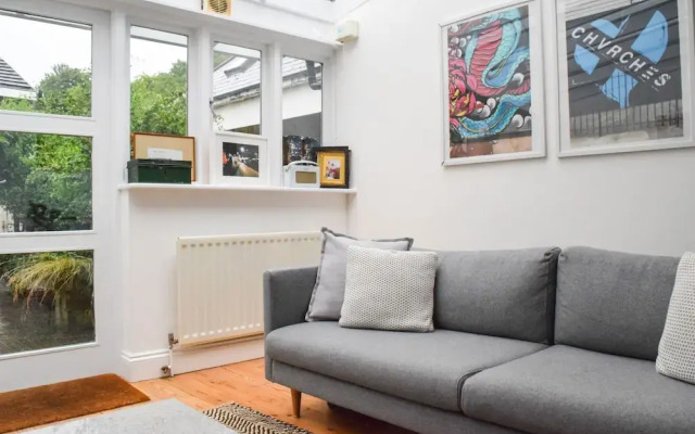 Stylish 2 Bedroom House In Nunhead With Garden