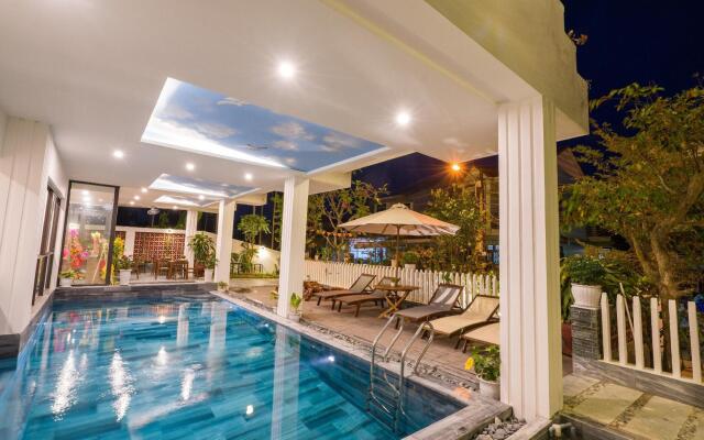Hoi An Grace River Villa