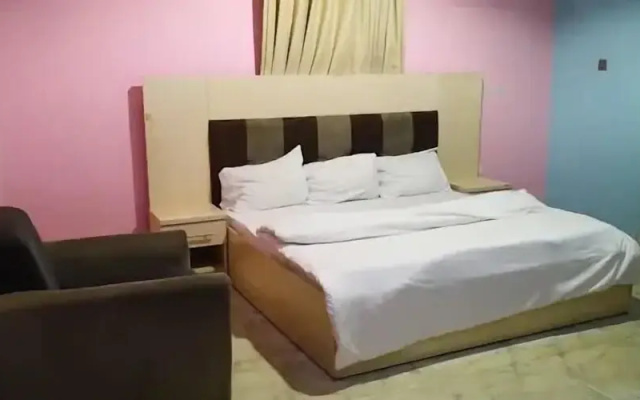 Side View Hotel