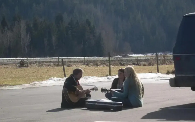 Monashee Motel