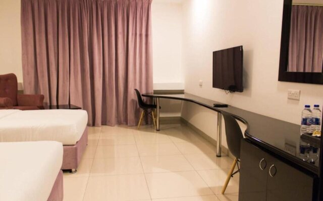 Parkside Plaza Hotel - Muscat