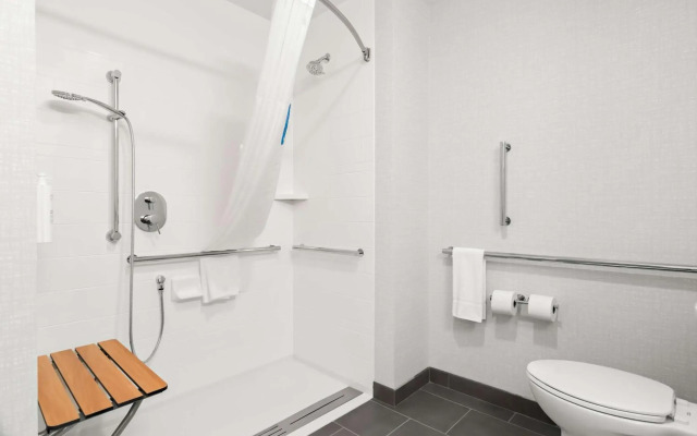 Hampton Inn & Suites Chicago Medical District UIC