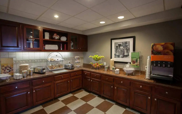 Hampton Inn & Suites Newport/Middletown