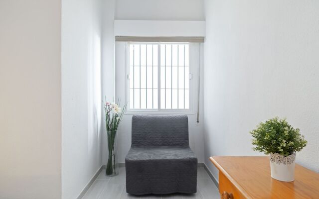 Modern Apartment in Sevilla With Garden