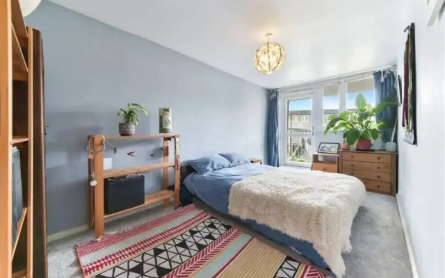 Spacious 2 Bedroom House With Balcony In Bermondsey