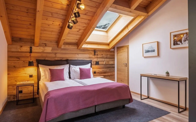 22 Summits Apartments
