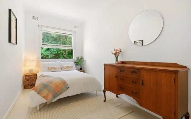 Bondi Breeze Apartment