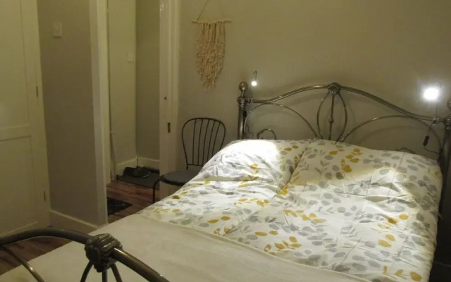 The Quiet & Cosy Fulham Reach Crib
