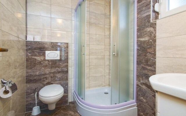 Beautiful Home in Mali Rat With Wifi and 0 Bedrooms