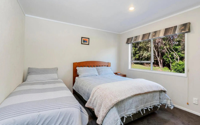 Ota Point Paradise - Whangaroa Holiday Home