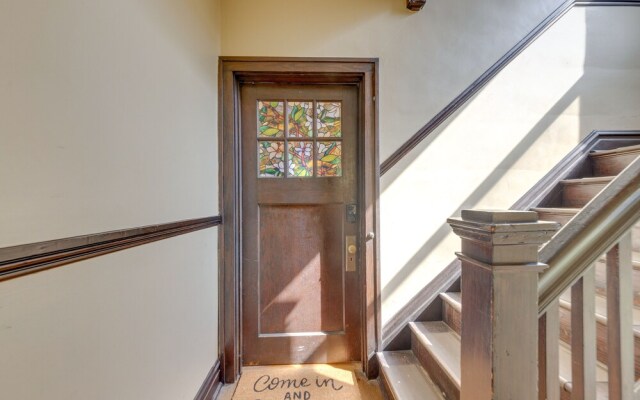 Inviting St Louis Apartment - Great Location!