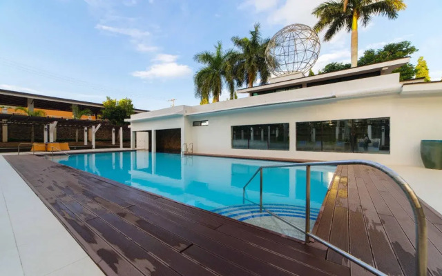 WhiteWoods Convention & Leisure Hotel