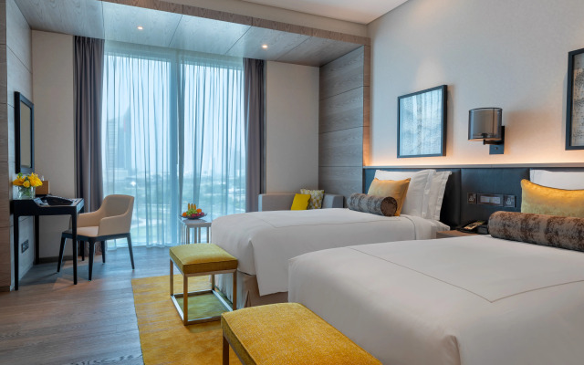 Отель Taj Jumeirah Lakes Towers