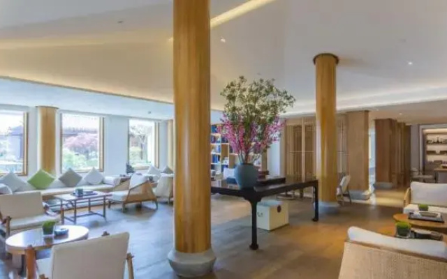 Xiangyuan Yungu Holiday Hotel
