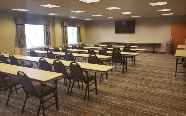Coon Rapids North Metro Hotel to Norwood Inn & Suites